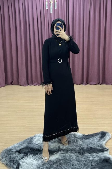 KSRG kolları ve eteği tüylü krep elbise